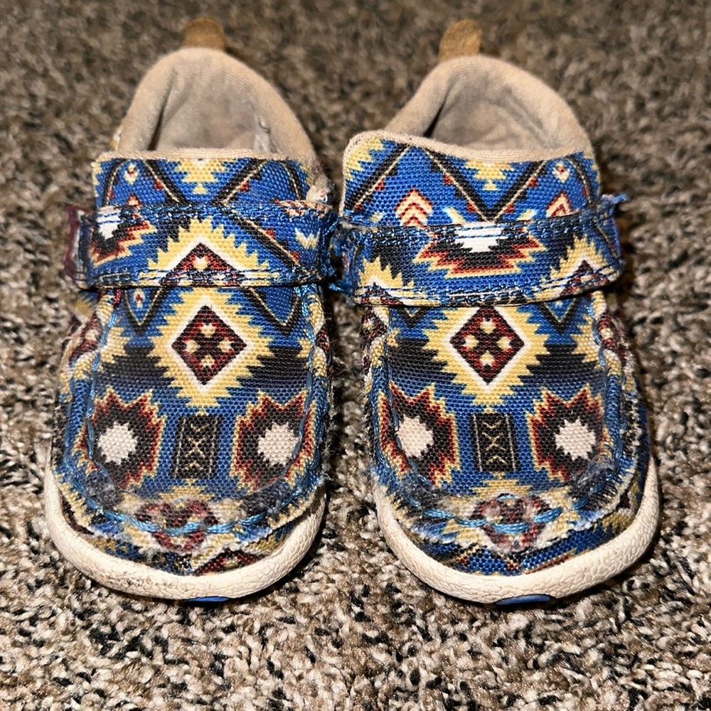 Twisted X youth Blue Aztec Shoes Size 7